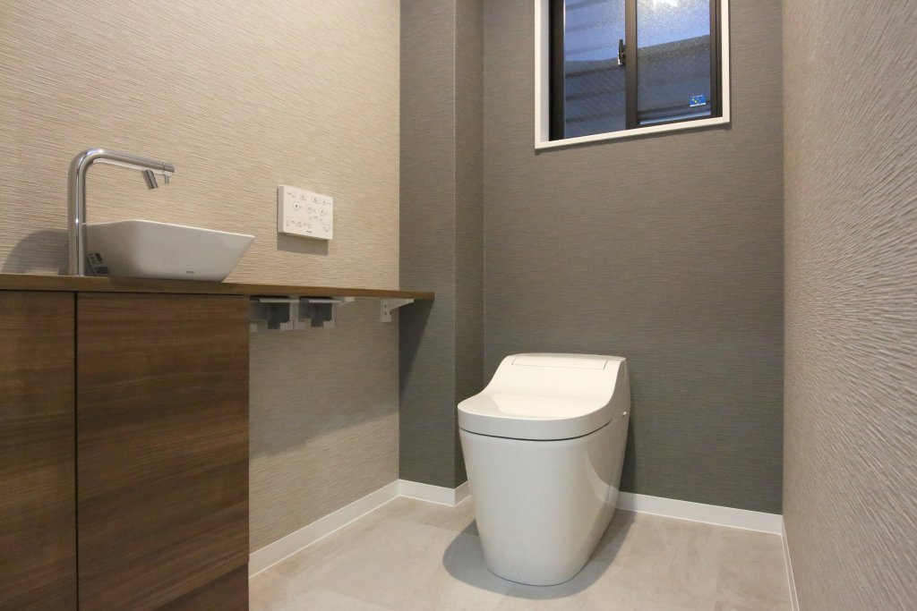 清潔感あふれる最新トイレへ改修